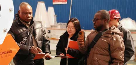 歡迎非洲客戶來(lái)強(qiáng)福機(jī)械看廠考察交流合作